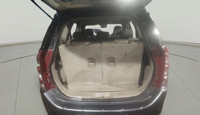 2016 Mahindra XUV500 W10, Diesel, Manual, 1,98,270 km, exterior