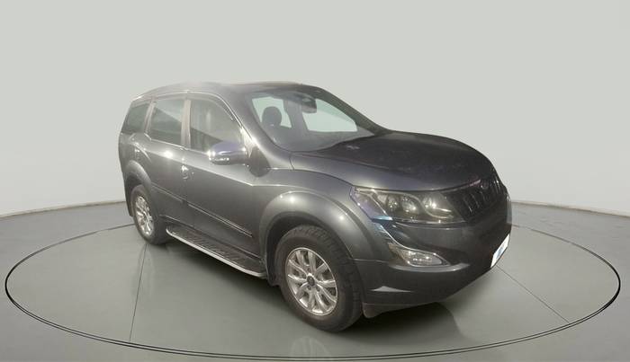 2016 Mahindra XUV500 W10, Diesel, Manual, 1,98,270 km, exterior