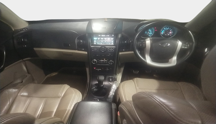 2016 Mahindra XUV500 W10, Diesel, Manual, 1,98,270 km, interior