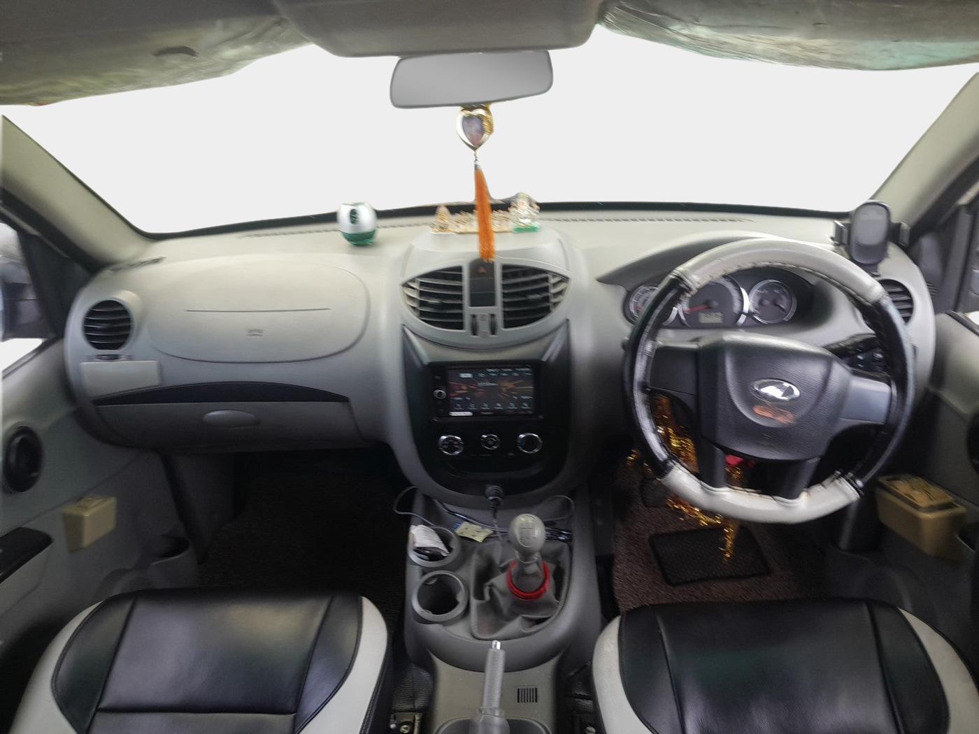 2016 Mahindra NUVOSPORT N4 PLUS, Diesel, Manual, 1,72,500 km, interior