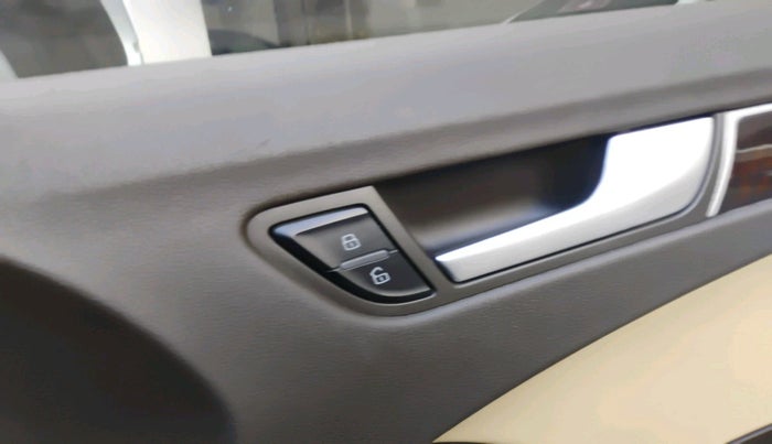 2014 Audi A4 2.0 TDI Multitronic, Diesel, Automatic, 86,608 km, interior