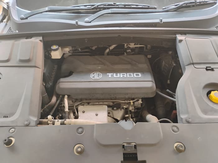 2020 MG HECTOR PLUS SHARP 1.5 PETROL TURBO HYBRID MT 6-STR, Petrol, Manual, 24,650 km, exterior