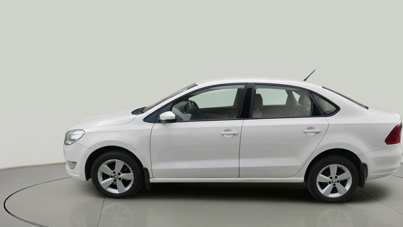 2016 Skoda Rapid 1.5 TDI CR STYLE PLUS AT, Diesel, Automatic, 1,85,200 km, exterior