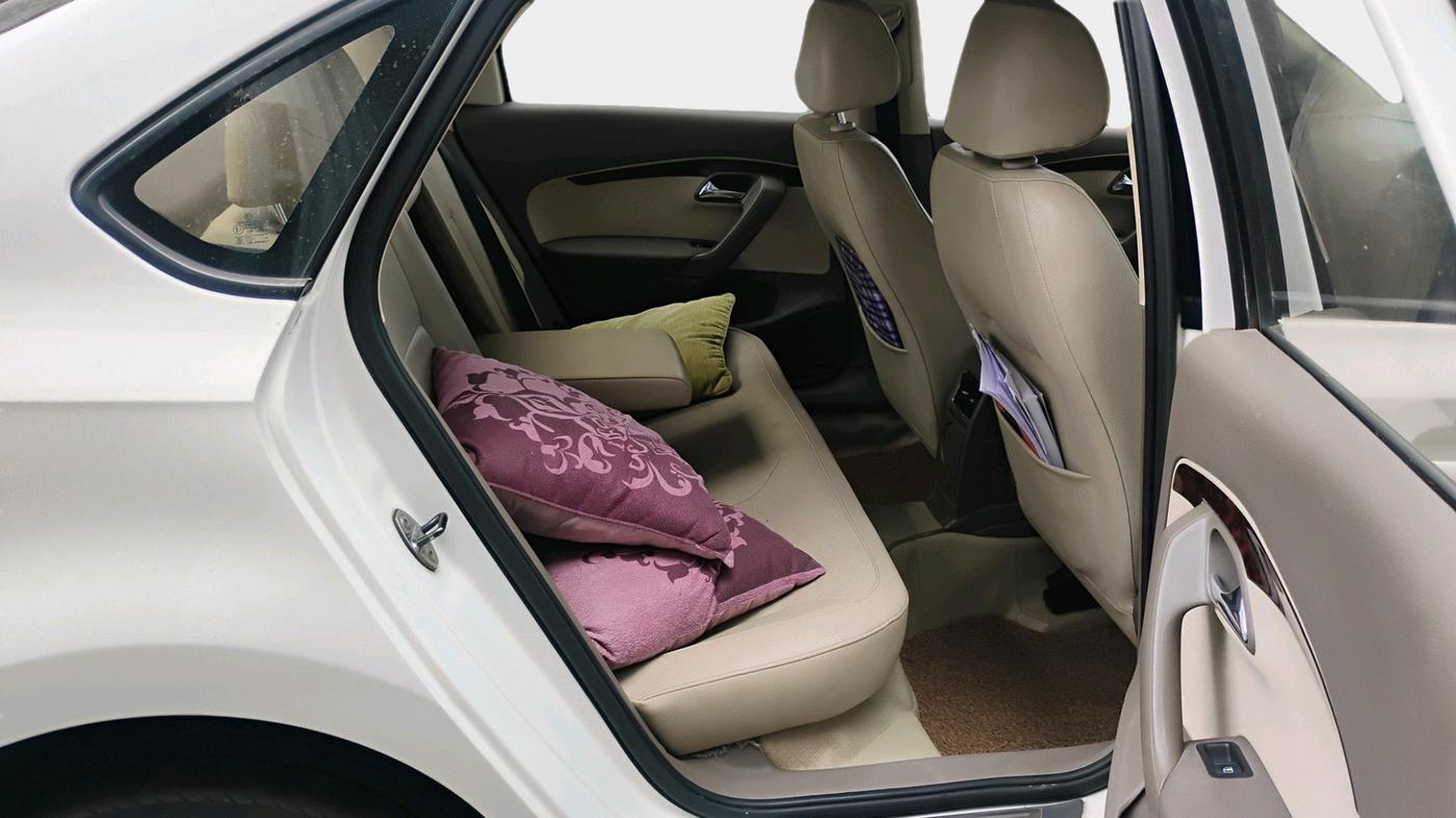 2016 Skoda Rapid 1.5 TDI CR STYLE PLUS AT, Diesel, Automatic, 1,85,200 km, interior