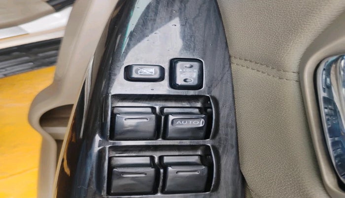 2014 Toyota Fortuner 3.0 4X2 MT, Diesel, Manual, 1,75,775 km, interior