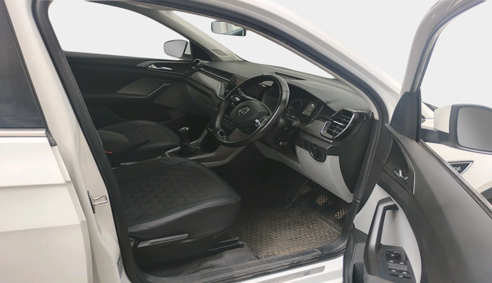 2022 Skoda KUSHAQ AMBITION 1.0L TSI MT, Petrol, Manual, 38,305 km, interior