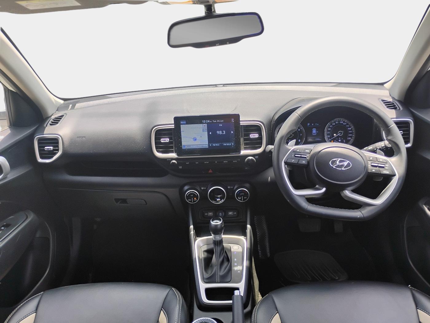 2022 Hyundai VENUE SX PLUS 1.0 TURBO DCT, Petrol, Automatic, 17,908 km, interior