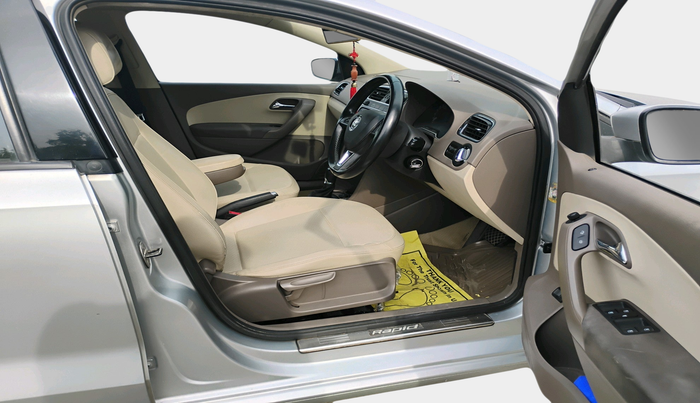 2015 Skoda Rapid 1.5 TDI CR ELEGANCE AT, Diesel, Automatic, 1,20,679 km, interior