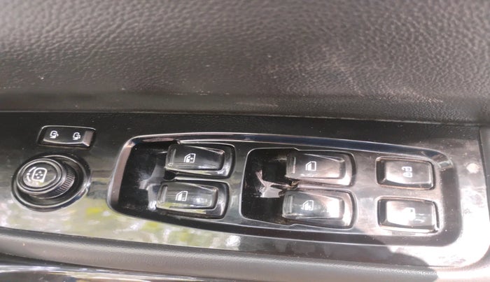 2023 Mahindra XUV700 AX 7 LUXURY D AWD AT 7 STR, Diesel, Automatic, 23,593 km, interior