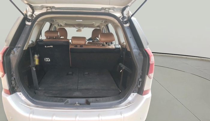 2018 Mahindra XUV500 W11, Diesel, Manual, 68,834 km, exterior