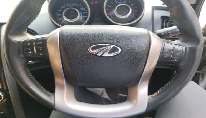 2018 Mahindra XUV500 W11, Diesel, Manual, 68,834 km, interior