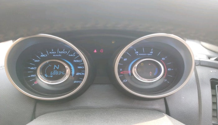 2018 Mahindra XUV500 W11, Diesel, Manual, 68,834 km, interior