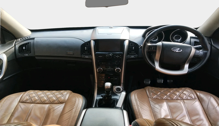 2018 Mahindra XUV500 W11, Diesel, Manual, 68,834 km, interior