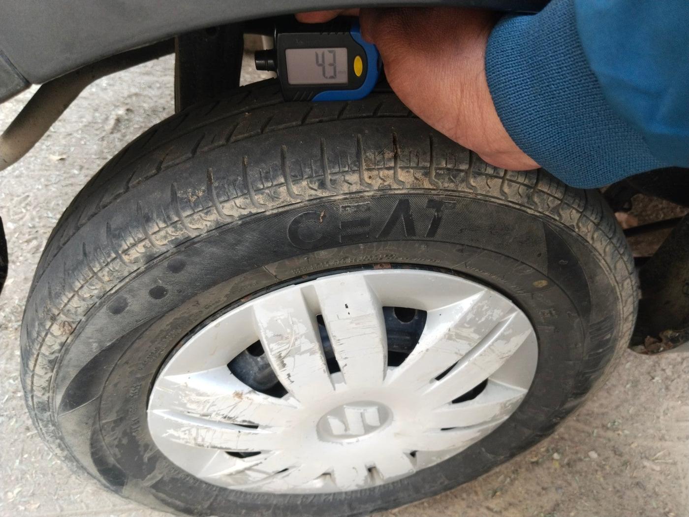 2020 Maruti Alto LXI, Petrol, Manual, 75,923 km, tyre