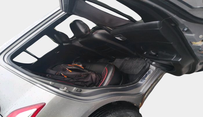 2014 Maruti Swift VXI, Petrol, Manual, 1,35,522 km, interior