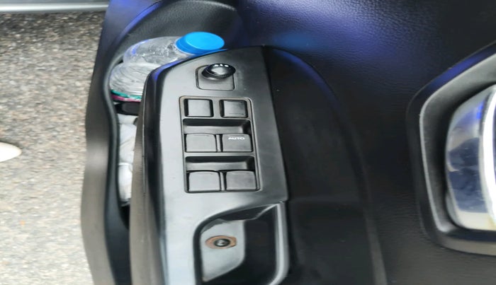 2014 Maruti Swift VXI, Petrol, Manual, 1,35,522 km, interior