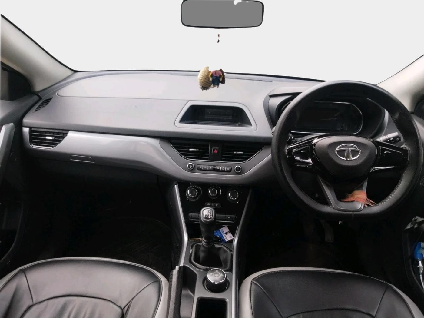 2022 Tata NEXON XM PETROL, Petrol, Manual, 72,009 km, interior