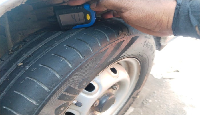 2014 Maruti OMNI E 8 STR, Petrol, Manual, 2,37,022 km, tyre