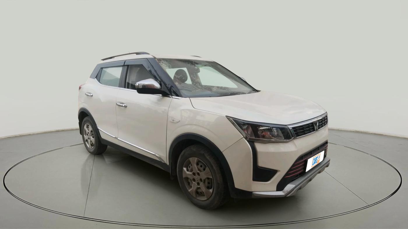 2023 Mahindra XUV300 W6 1.2 PETROL, Petrol, Manual, 24,900 km, exterior