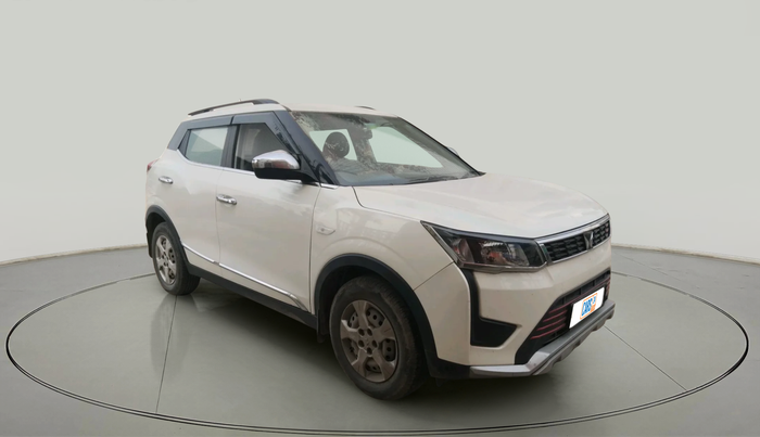 2023 Mahindra XUV300 W6 1.2 PETROL, Petrol, Manual, 22,296 km, exterior