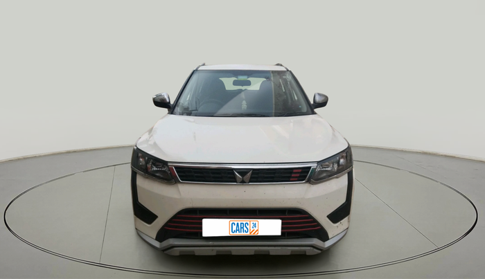 2023 Mahindra XUV300 W6 1.2 PETROL, Petrol, Manual, 22,296 km, exterior