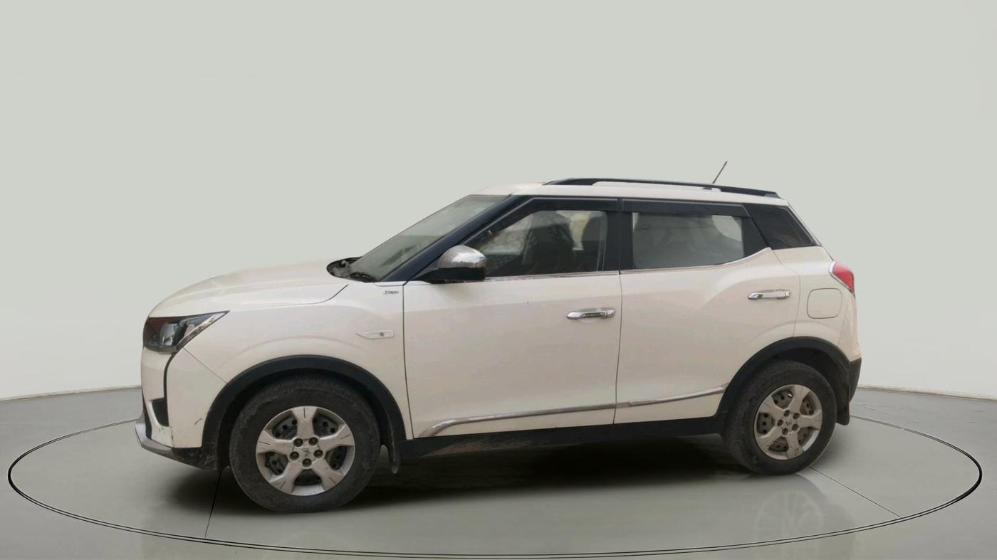 2023 Mahindra XUV300 W6 1.2 PETROL, Petrol, Manual, 24,900 km, exterior