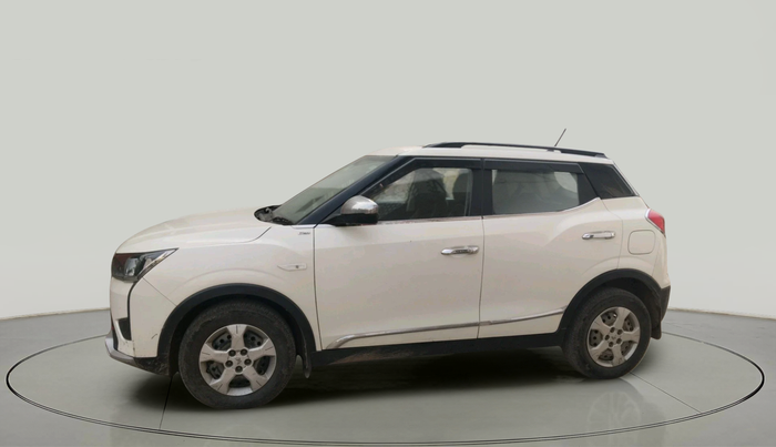 2023 Mahindra XUV300 W6 1.2 PETROL, Petrol, Manual, 22,296 km, exterior