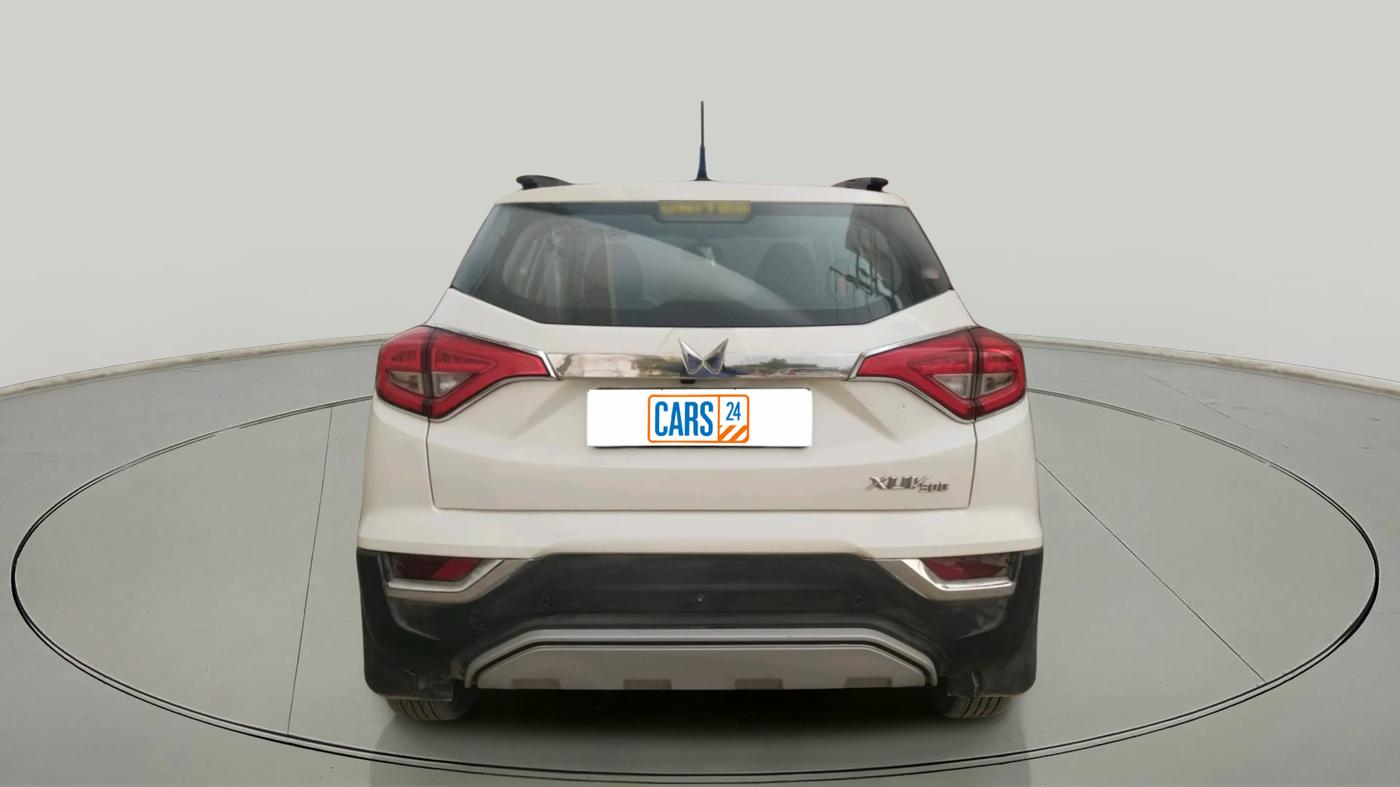 2023 Mahindra XUV300 W6 1.2 PETROL, Petrol, Manual, 24,900 km, exterior