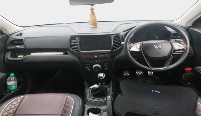 2023 Mahindra XUV300 W6 1.2 PETROL, Petrol, Manual, 22,296 km, interior