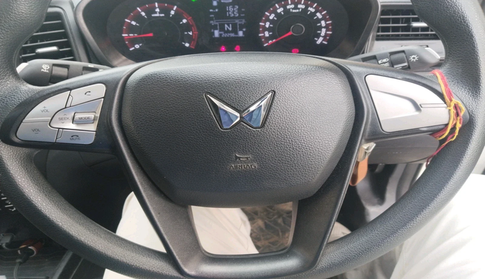2023 Mahindra XUV300 W6 1.2 PETROL, Petrol, Manual, 22,296 km, interior