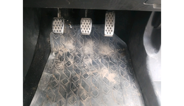 2023 Mahindra XUV300 W6 1.2 PETROL, Petrol, Manual, 22,296 km, interior