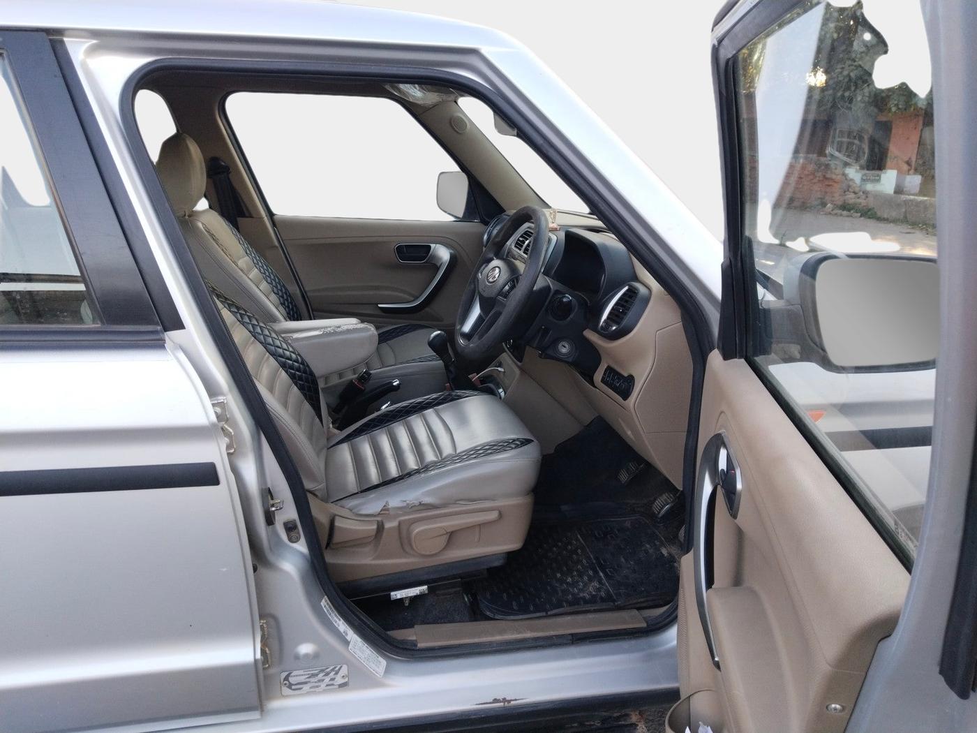 2021 Mahindra BOLERO NEO N 10 (O), Diesel, Manual, 95,549 km, interior