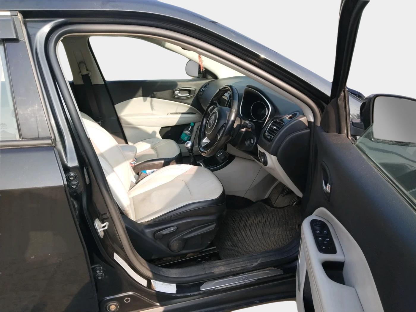 2018 Jeep Compass LIMITED (O) 2.0 DIESEL, Diesel, Manual, 1,42,740 km, interior
