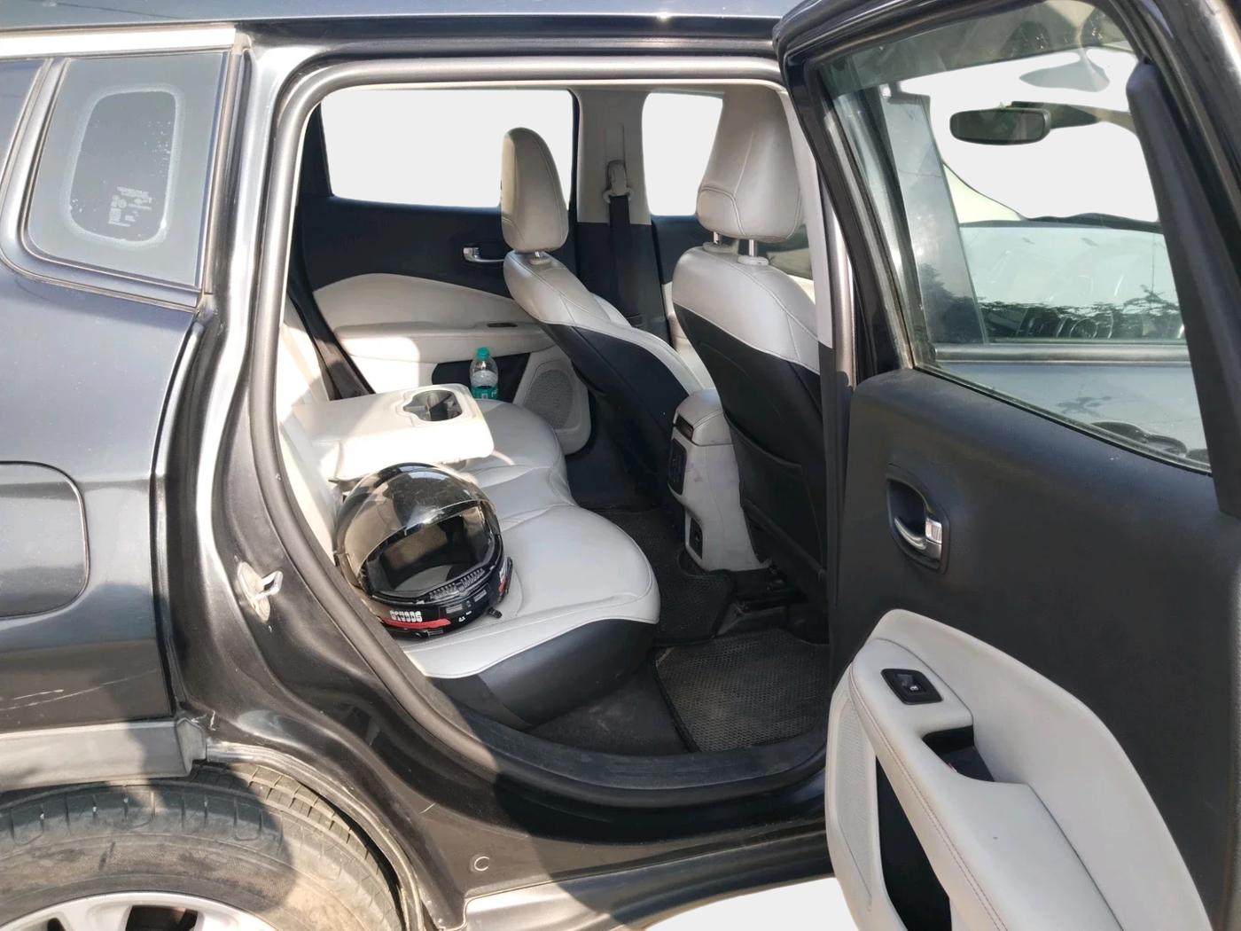 2018 Jeep Compass LIMITED (O) 2.0 DIESEL, Diesel, Manual, 1,42,740 km, interior