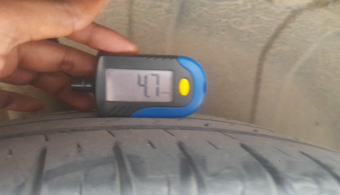 2021 Maruti Ertiga ZXI+ SHVS, Petrol, Manual, 42,829 km, tyre