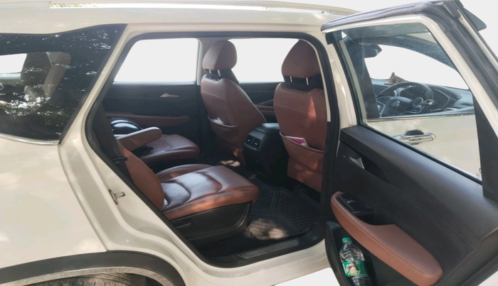 2021 MG HECTOR PLUS SHARP 2.0 DIESEL TURBO MT 6-STR, Diesel, Manual, 1,29,189 km, interior