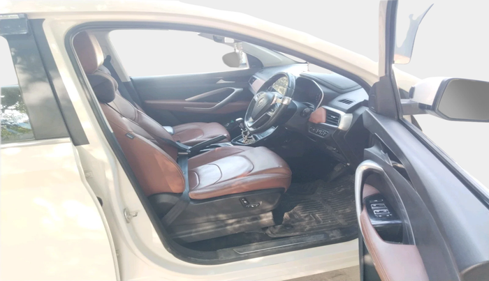 2021 MG HECTOR PLUS SHARP 2.0 DIESEL TURBO MT 6-STR, Diesel, Manual, 1,29,189 km, interior