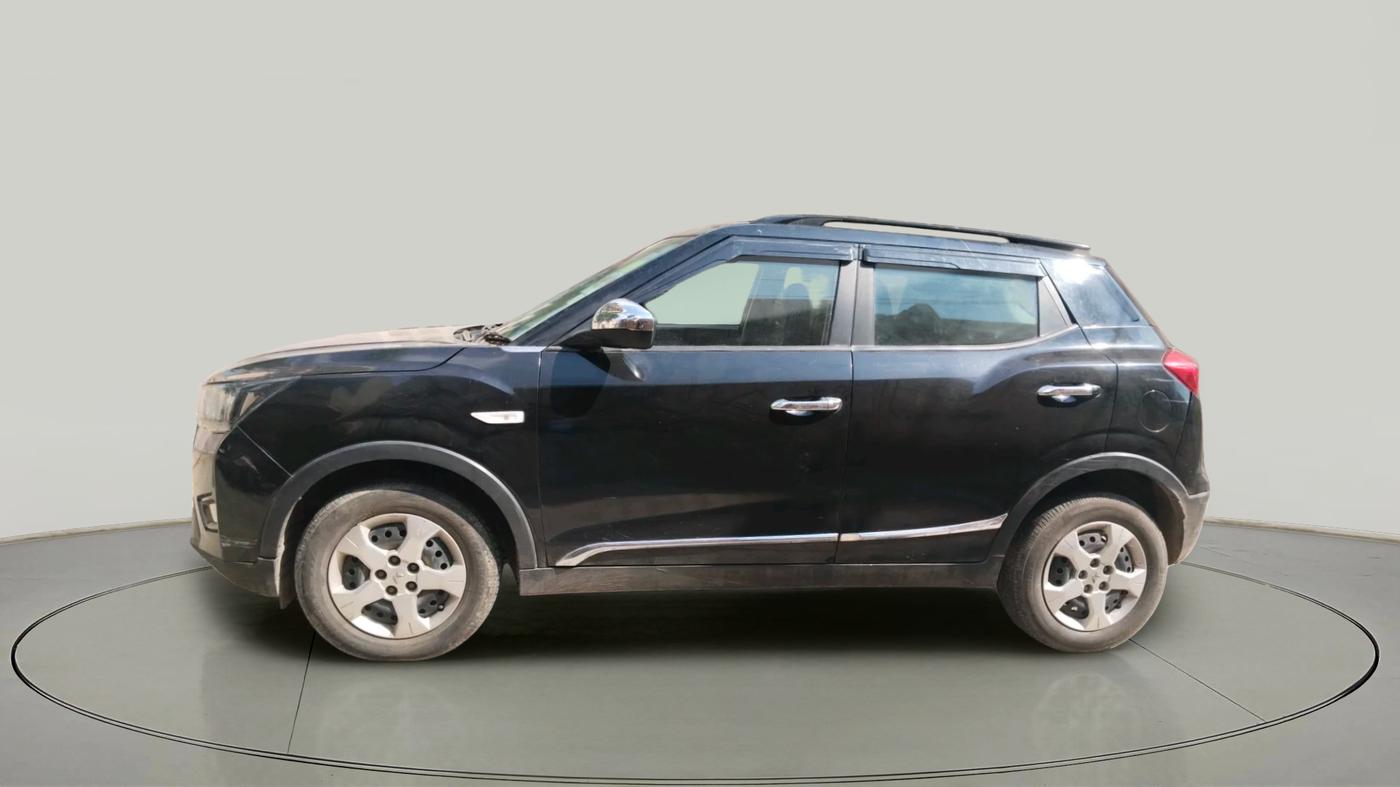 2022 Mahindra XUV300 W6 1.5 Sunroof Diesel, Diesel, Manual, 71,000 km, exterior