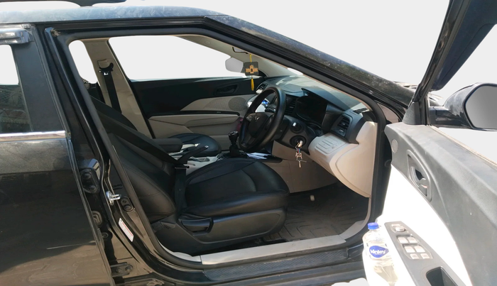2022 Mahindra XUV300 W6 1.5 Sunroof Diesel, Diesel, Manual, 68,724 km, interior