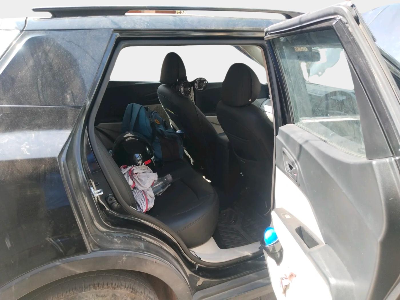 2022 Mahindra XUV300 W6 1.5 Sunroof Diesel, Diesel, Manual, 71,000 km, interior