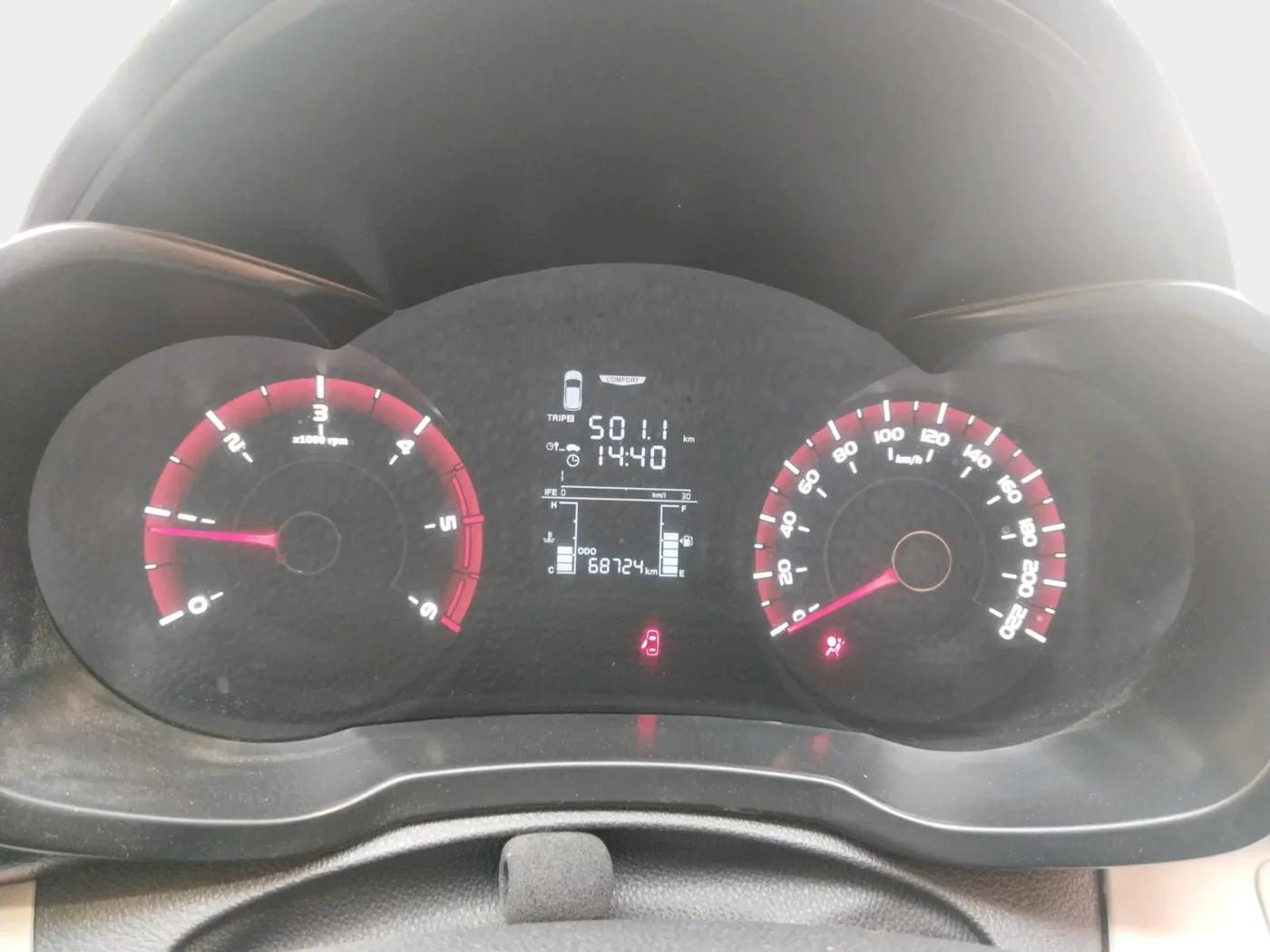 2022 Mahindra XUV300 W6 1.5 Sunroof Diesel, Diesel, Manual, 71,000 km, interior