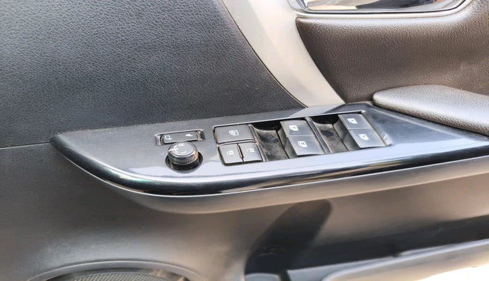 2017 Toyota Fortuner 2.8 4X2 AT, Diesel, Automatic, 71,352 km, interior