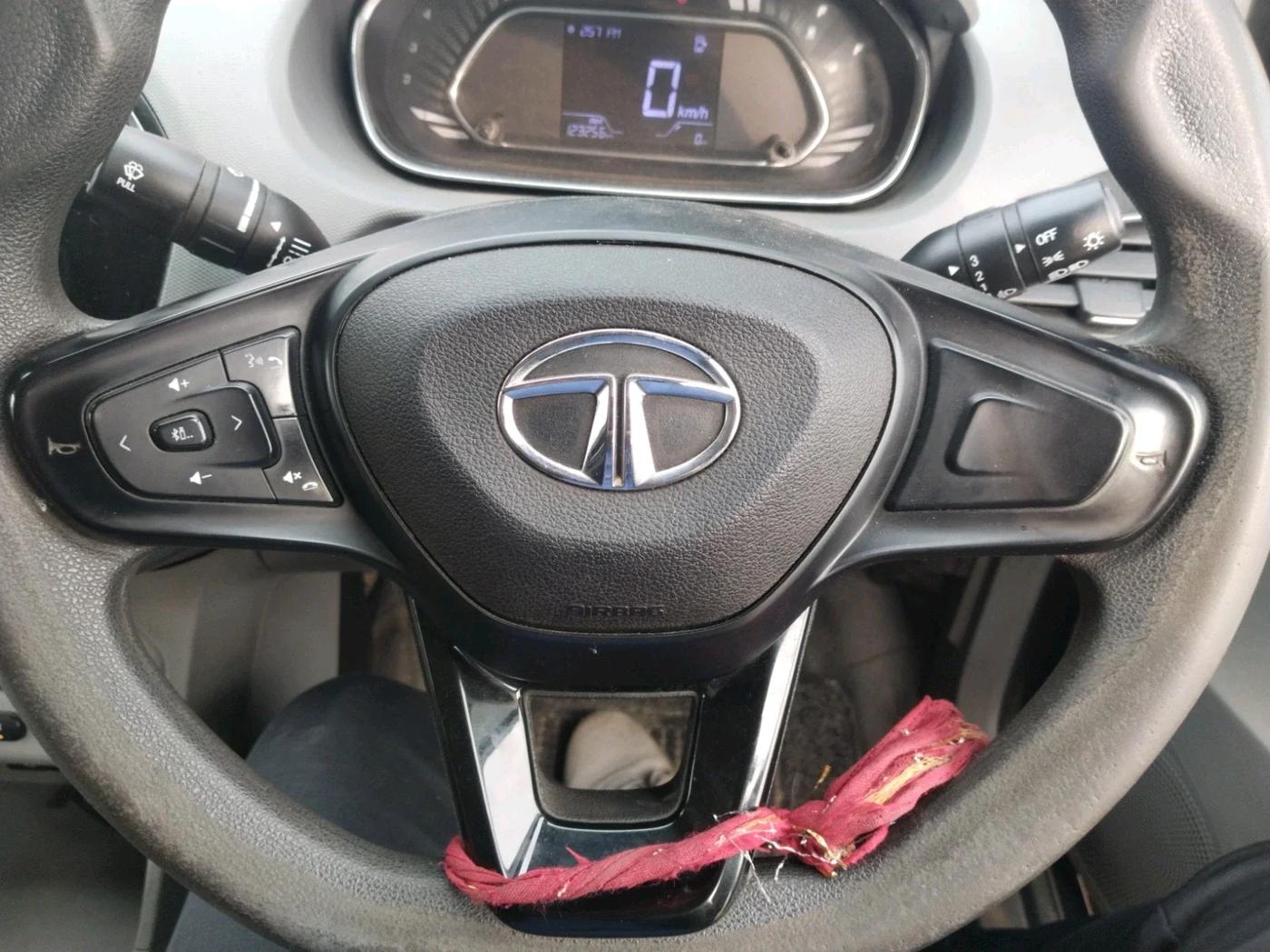 2022 Tata TIGOR XZ CNG, CNG, Manual, 1,25,700 km, interior