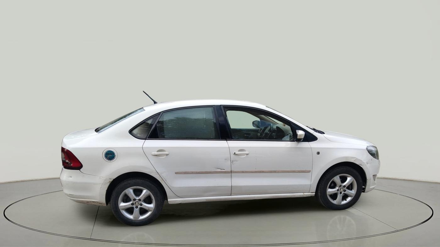 2013 Skoda Rapid ELEGANCE 1.6 TDI CR MT, Diesel, Manual, 1,55,276 km, exterior
