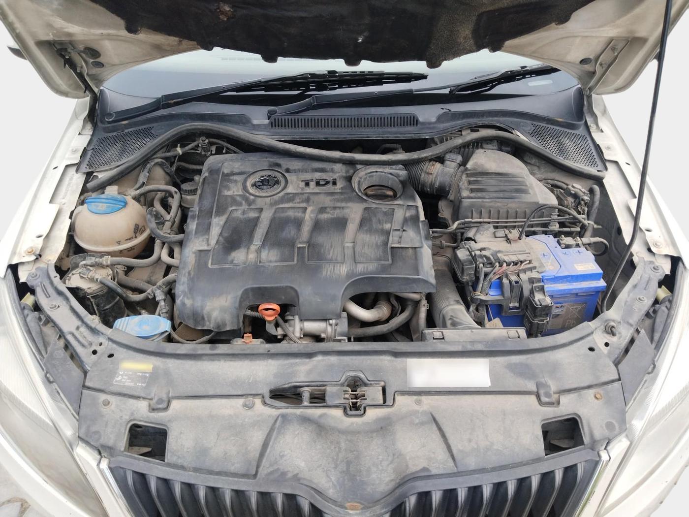 2013 Skoda Rapid ELEGANCE 1.6 TDI CR MT, Diesel, Manual, 1,55,276 km, exterior