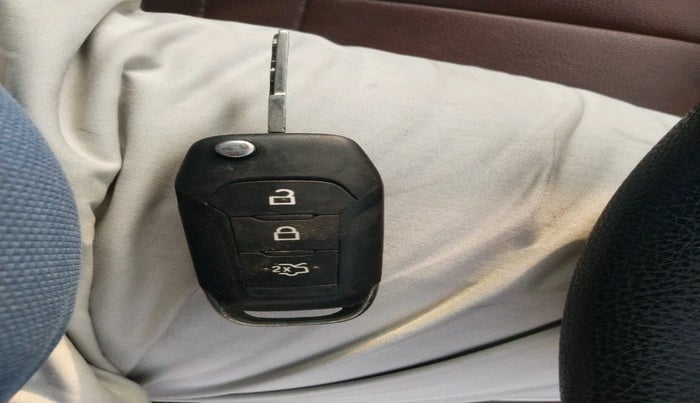 2015 Ford New Figo TITANIUM1.5 DIESEL, Diesel, Manual, 1,10,796 km, interior