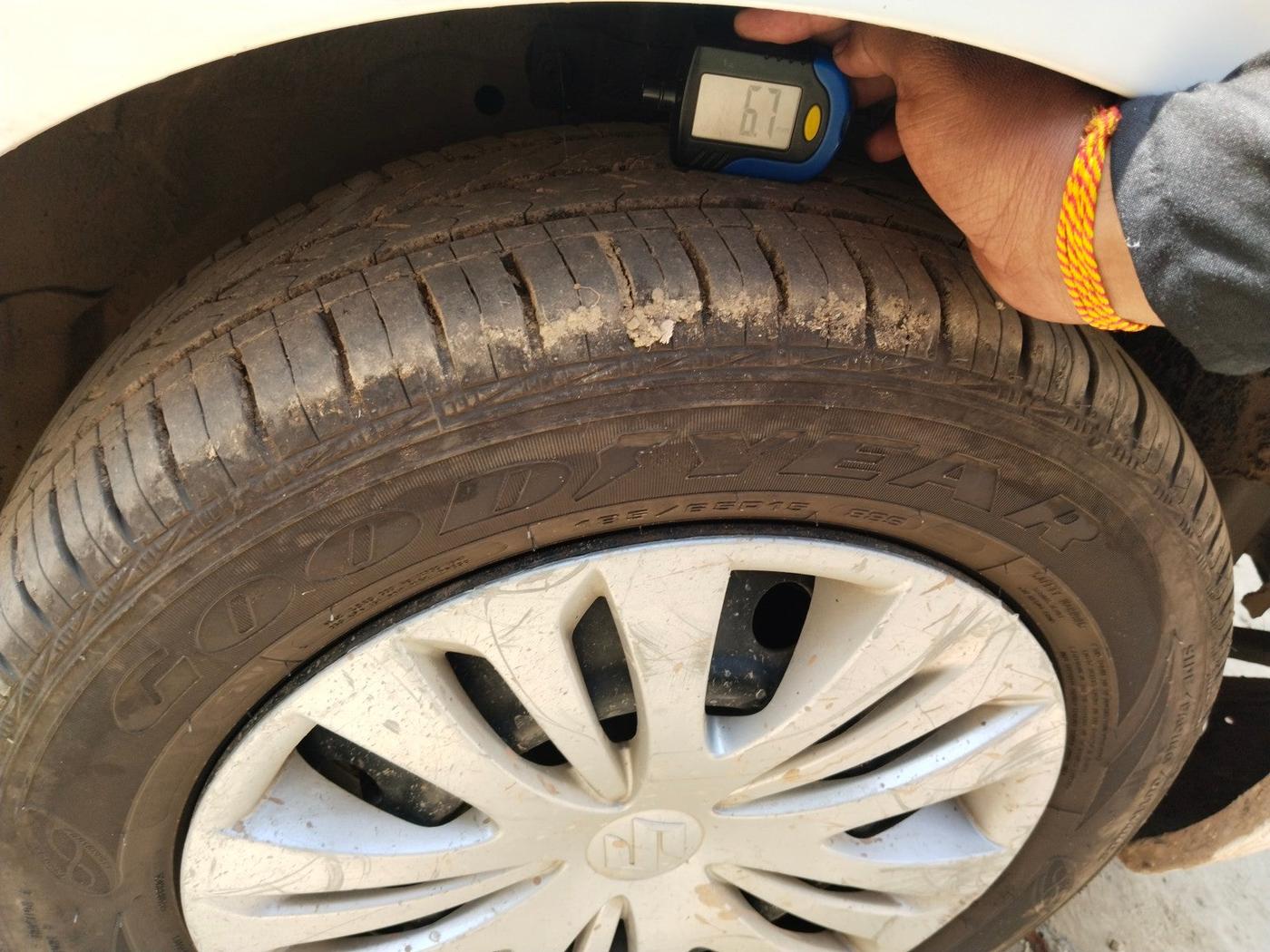 2012 Maruti Ertiga VDI, Diesel, Manual, 1,04,794 km, tyre