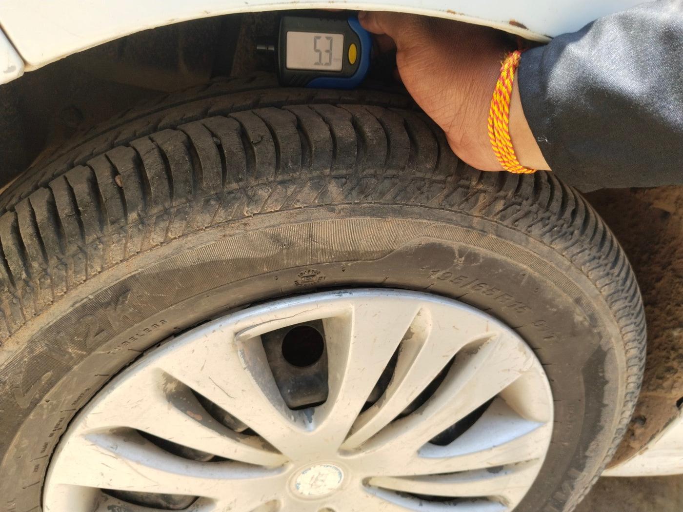 2012 Maruti Ertiga VDI, Diesel, Manual, 1,04,794 km, tyre