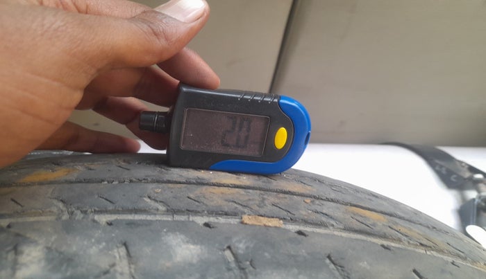 2018 Maruti Celerio VXI CNG, Petrol, Manual, 81,216 km, tyre