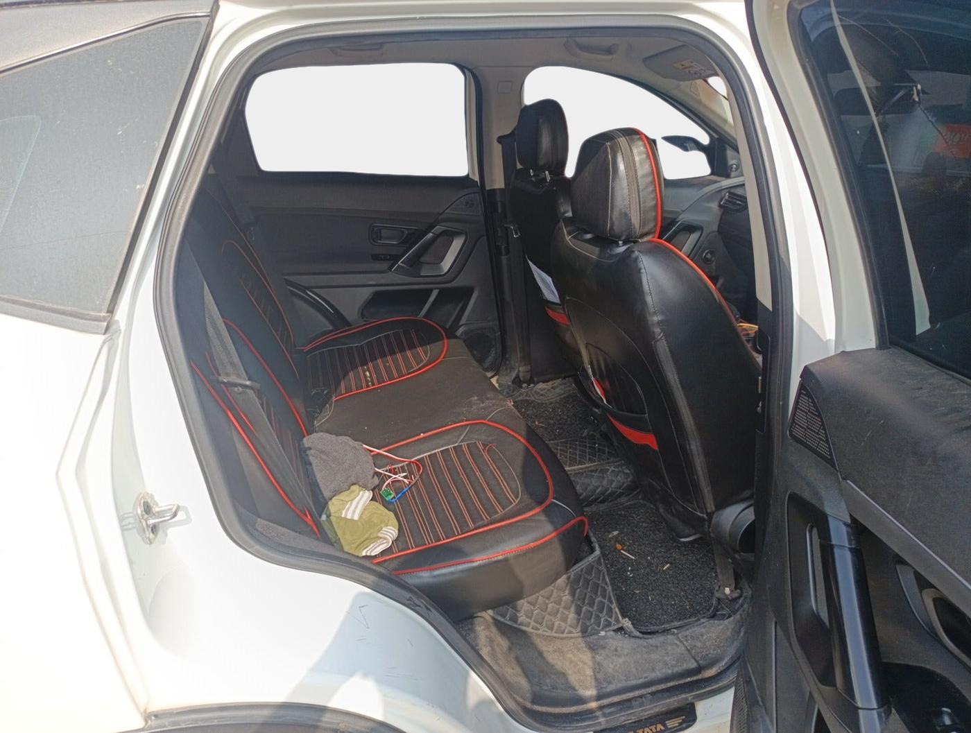 2022 Tata Harrier XE 2.0L KRYOTEC, Diesel, Manual, 60,419 km, interior